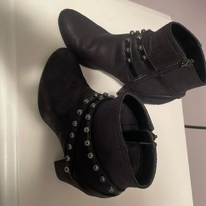Black Vera bootie